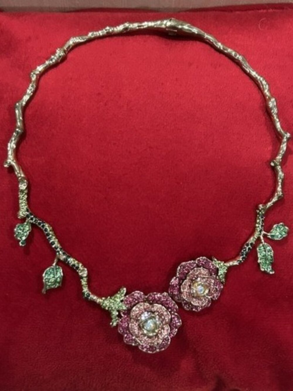 BETSEY JOHNSON Pink ROSE Green Rhinestone Gold Hinged Collar NECKLACE
